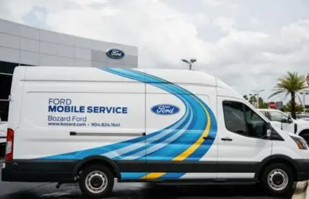 Image Source - GlobeNewsWire.com - Curbee Signs Industry-Leading Mobile Service Dealership Bozard Ford Lincoln - MENAWireNOW.com