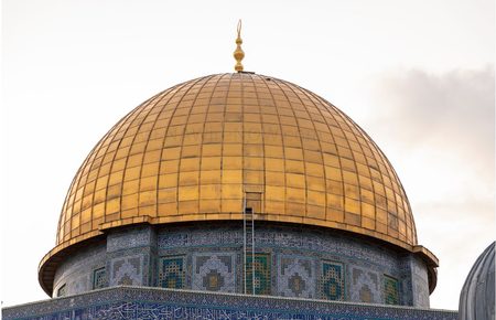 Thousands Attend Friday Prayers at Al-Aqsa Mosque Despite Restrictions - MENAWireNOW.com
